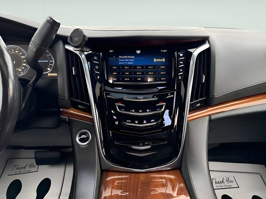 Used 2015 Cadillac Escalade Luxury image 17