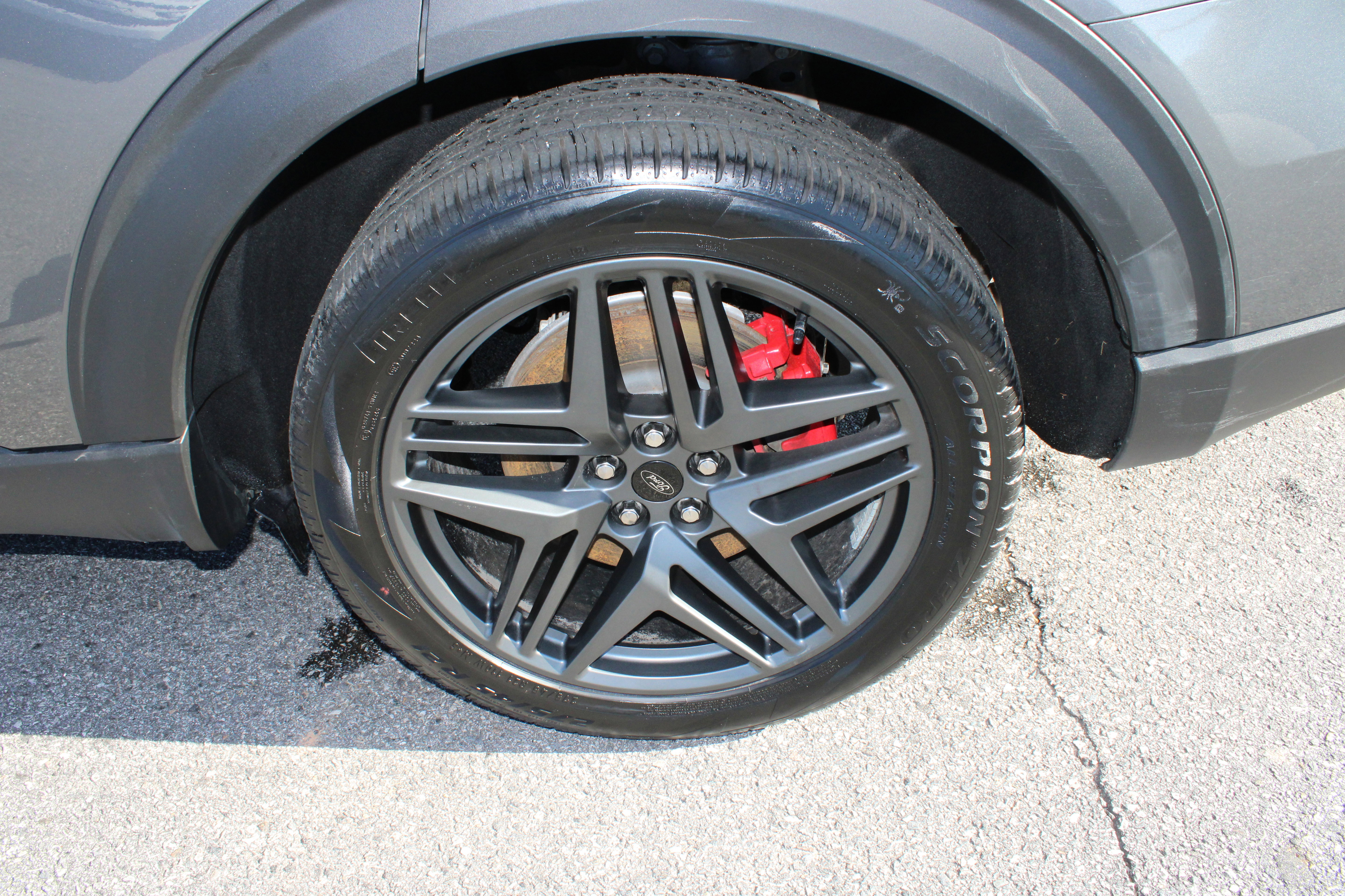 Used 2025 Ford Explorer ST-Line w/ Premium Package image 13