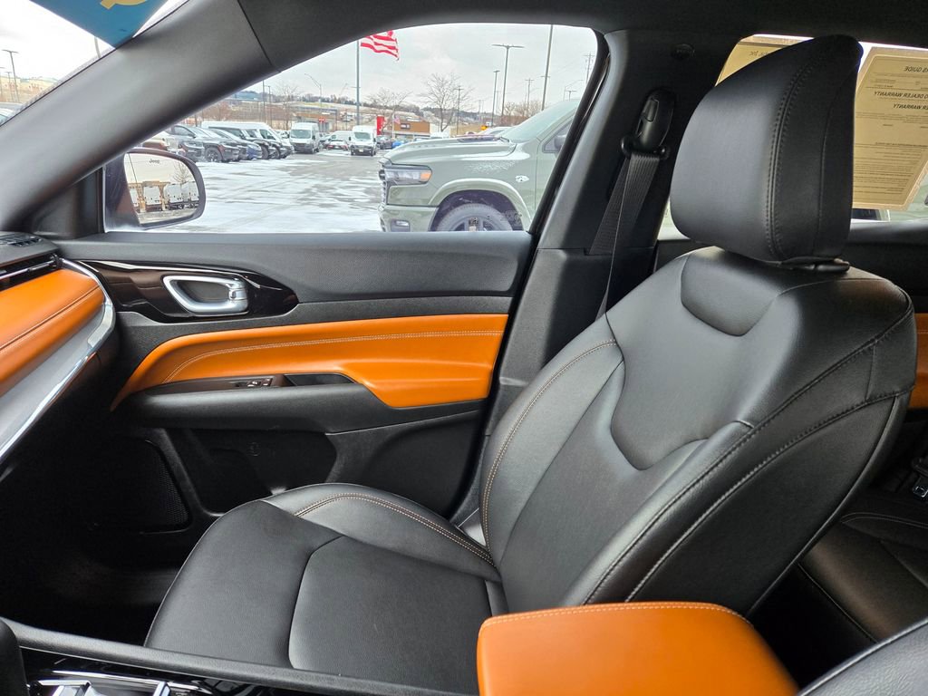 Used 2024 Jeep Compass Limited image 26