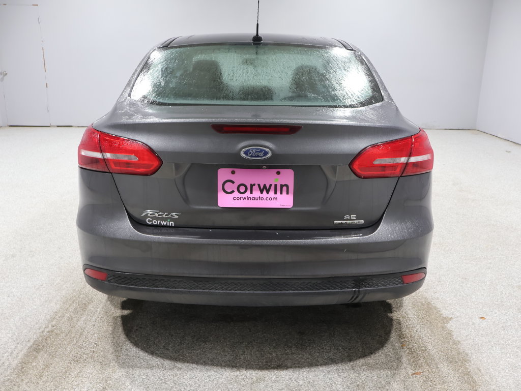 Used 2015 Ford Focus SE FWD image 3