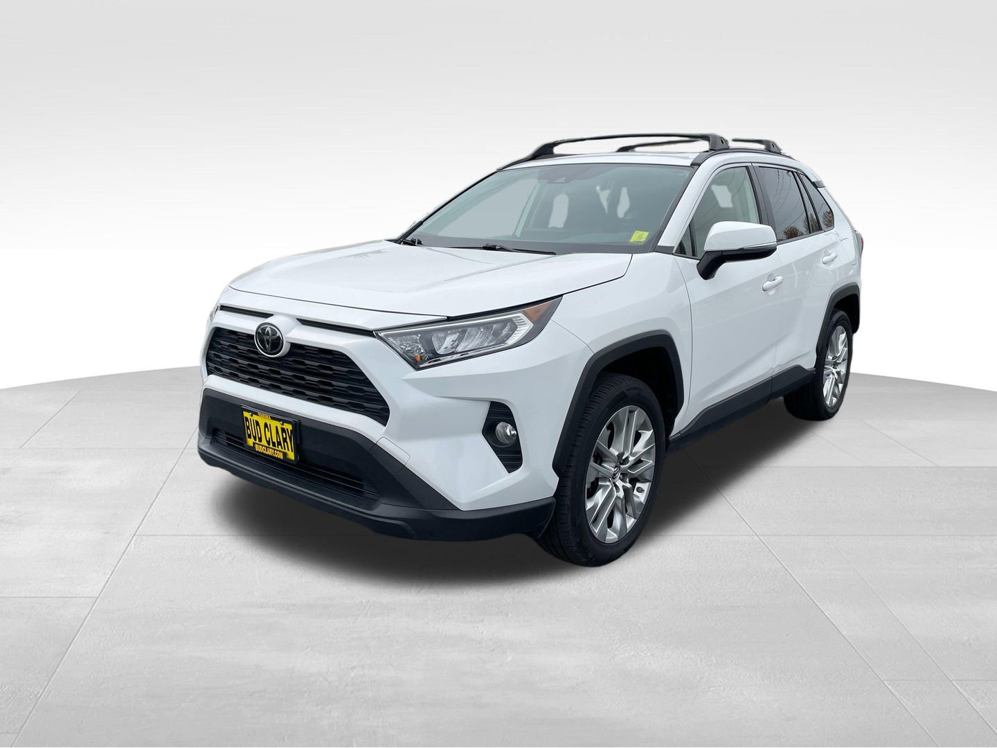 Used 2019 Toyota RAV4 XLE Premium w/ Cold Weather Package AWD/4WD image 14