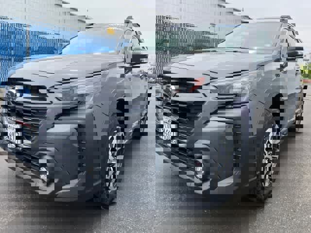 Used 2025 Subaru Outback Premium image 9