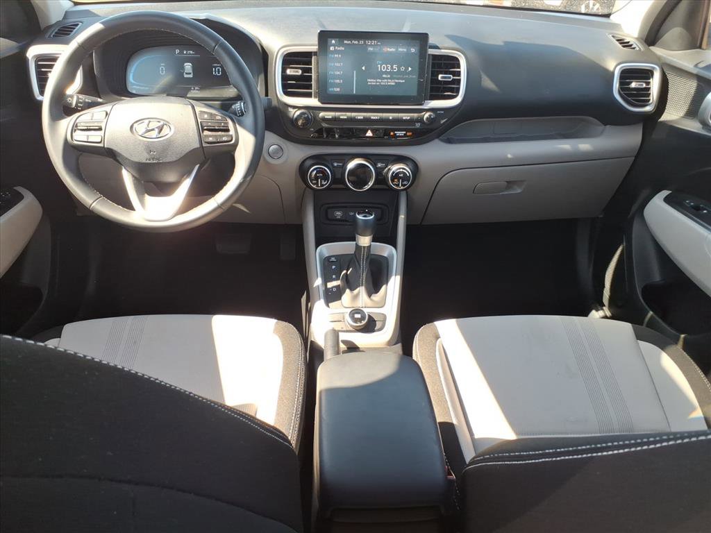 Certified 2025 Hyundai Venue SEL image 12