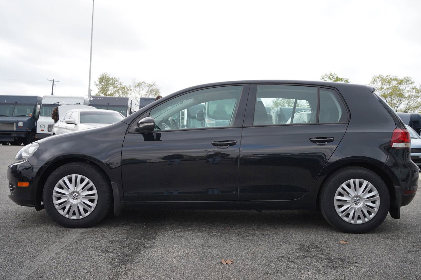Used 2013 Volkswagen Golf 4-Door image 9