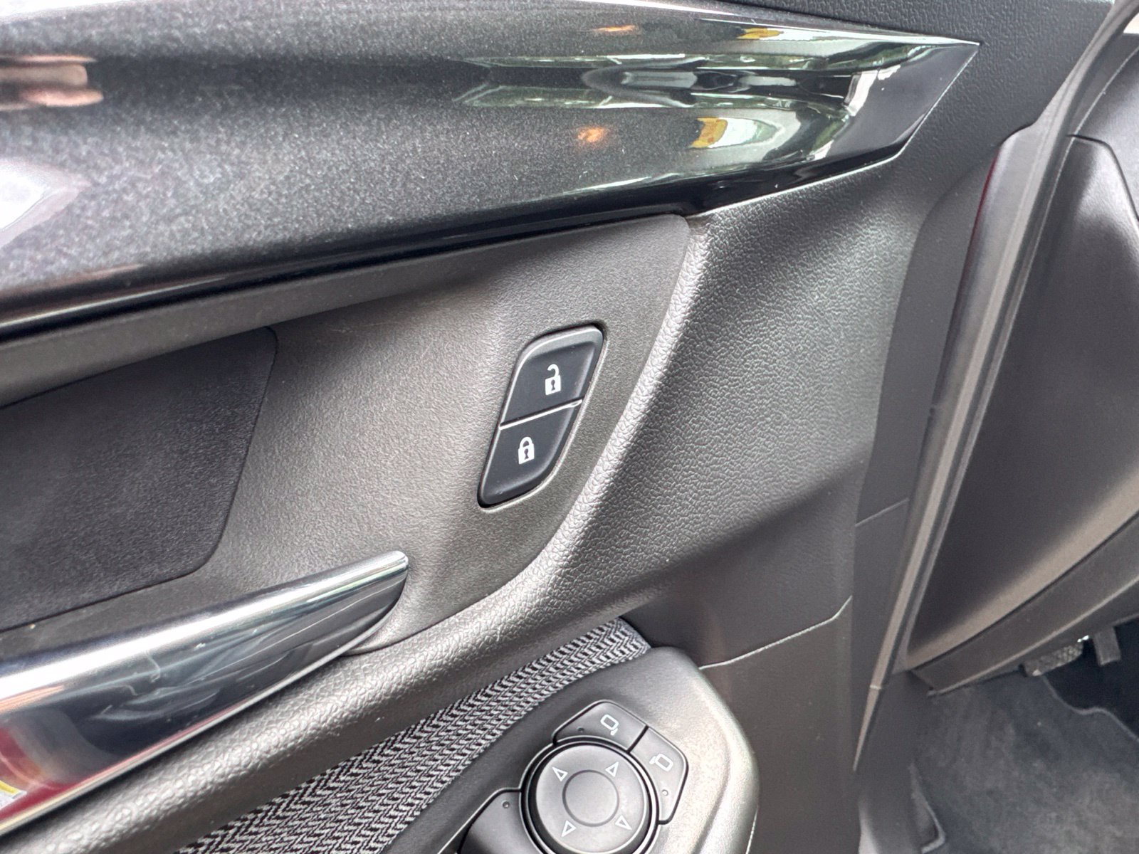Used 2025 Chevrolet TrailBlazer LT AWD/4WD image 15