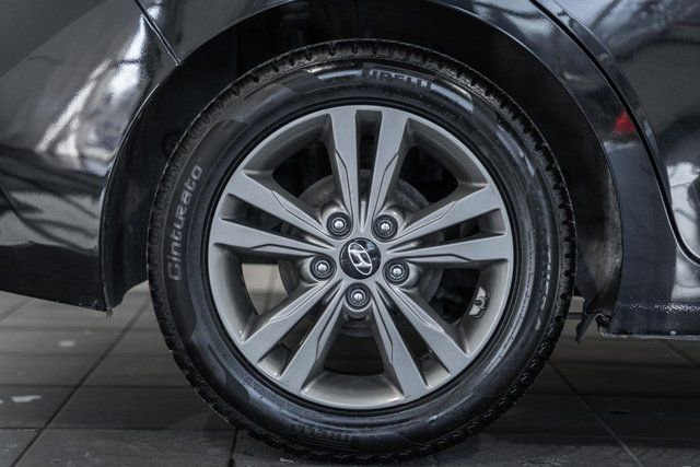 Used 2017 Hyundai Elantra SE image 11