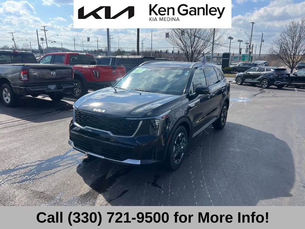 Certified 2025 Kia Sorento S w/ Panoramic Sunroof Package image 3