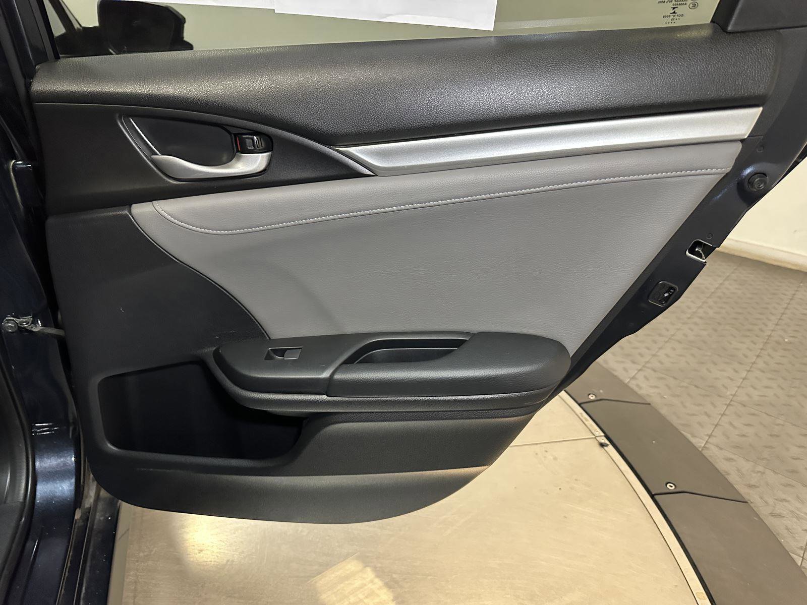 Used 2019 Honda Civic EX-L image 34