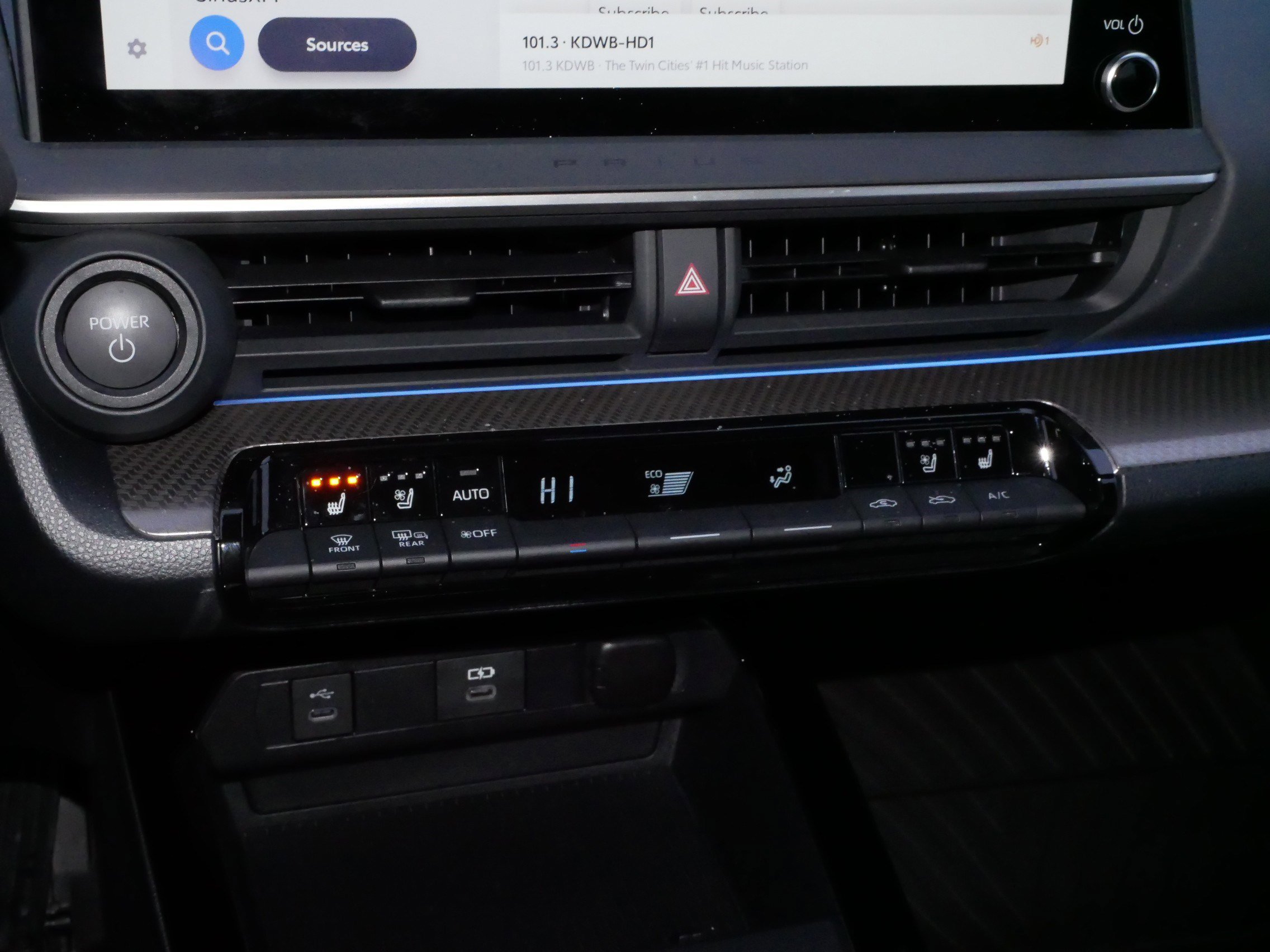 Used 2025 Toyota Prius Limited image 23