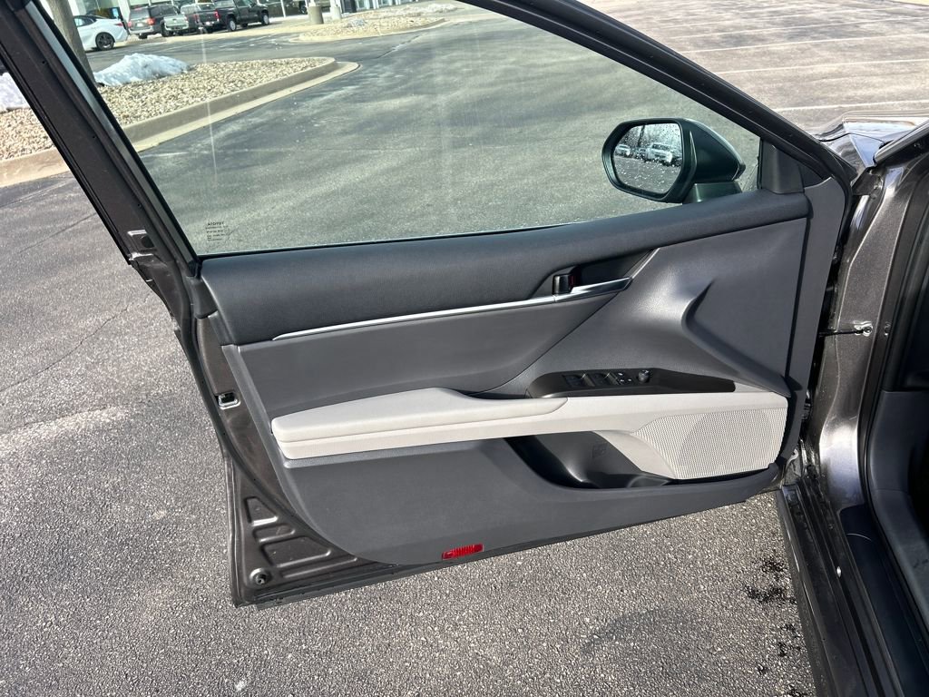 Certified 2023 Toyota Camry SE image 13