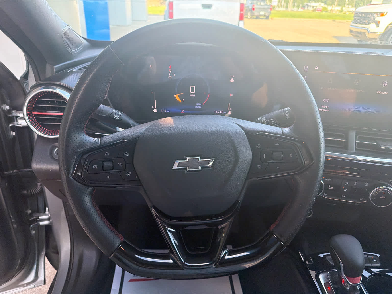 Used 2025 Chevrolet Trax RS w/ Sunroof Package FWD image 14