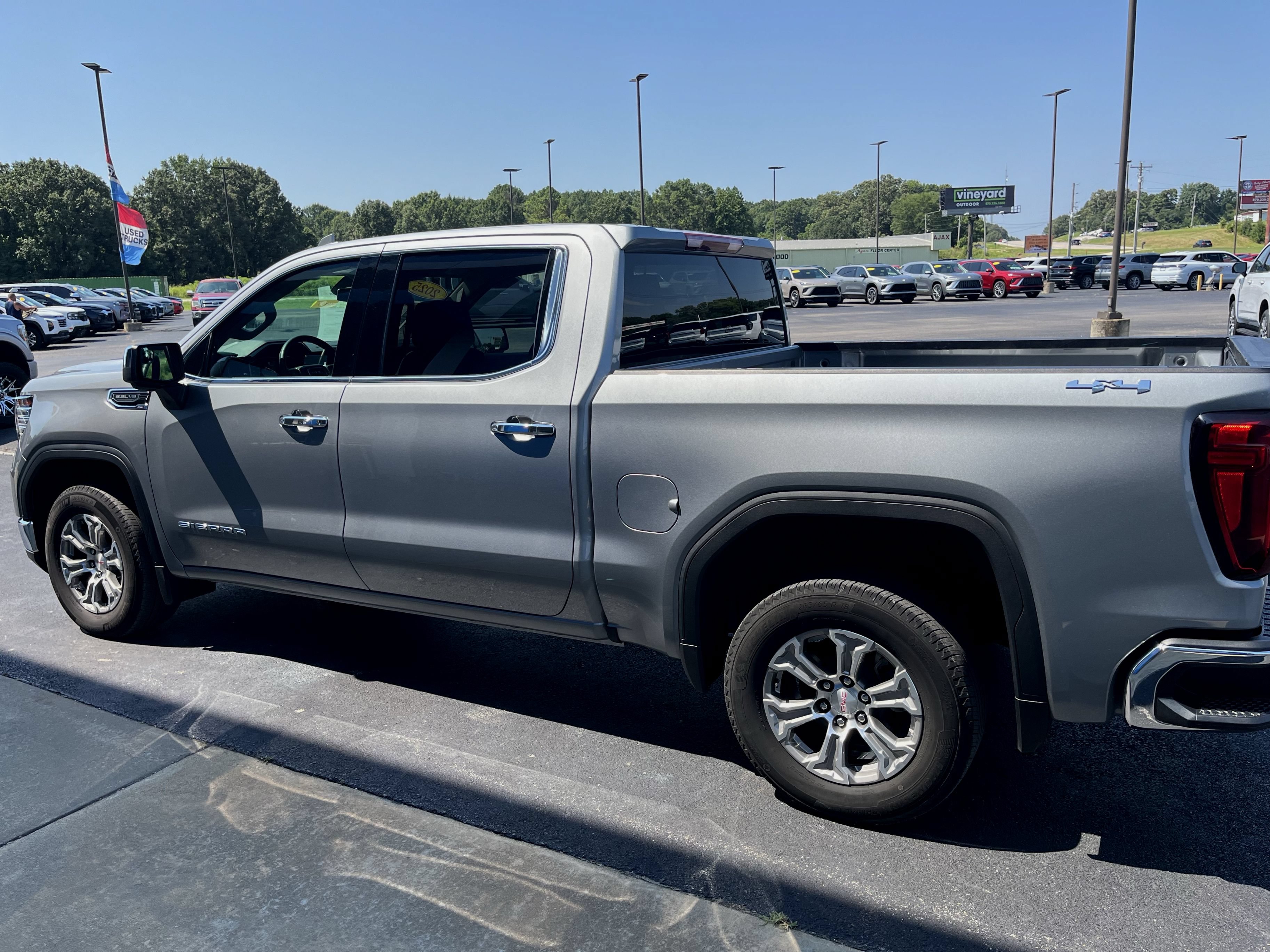Used 2025 GMC Sierra 1500 SLT AWD/4WD image 2