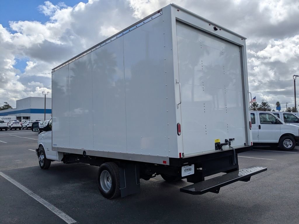New 2025 Chevrolet Express 4500 Extended w/ Power Convenience Package image 7
