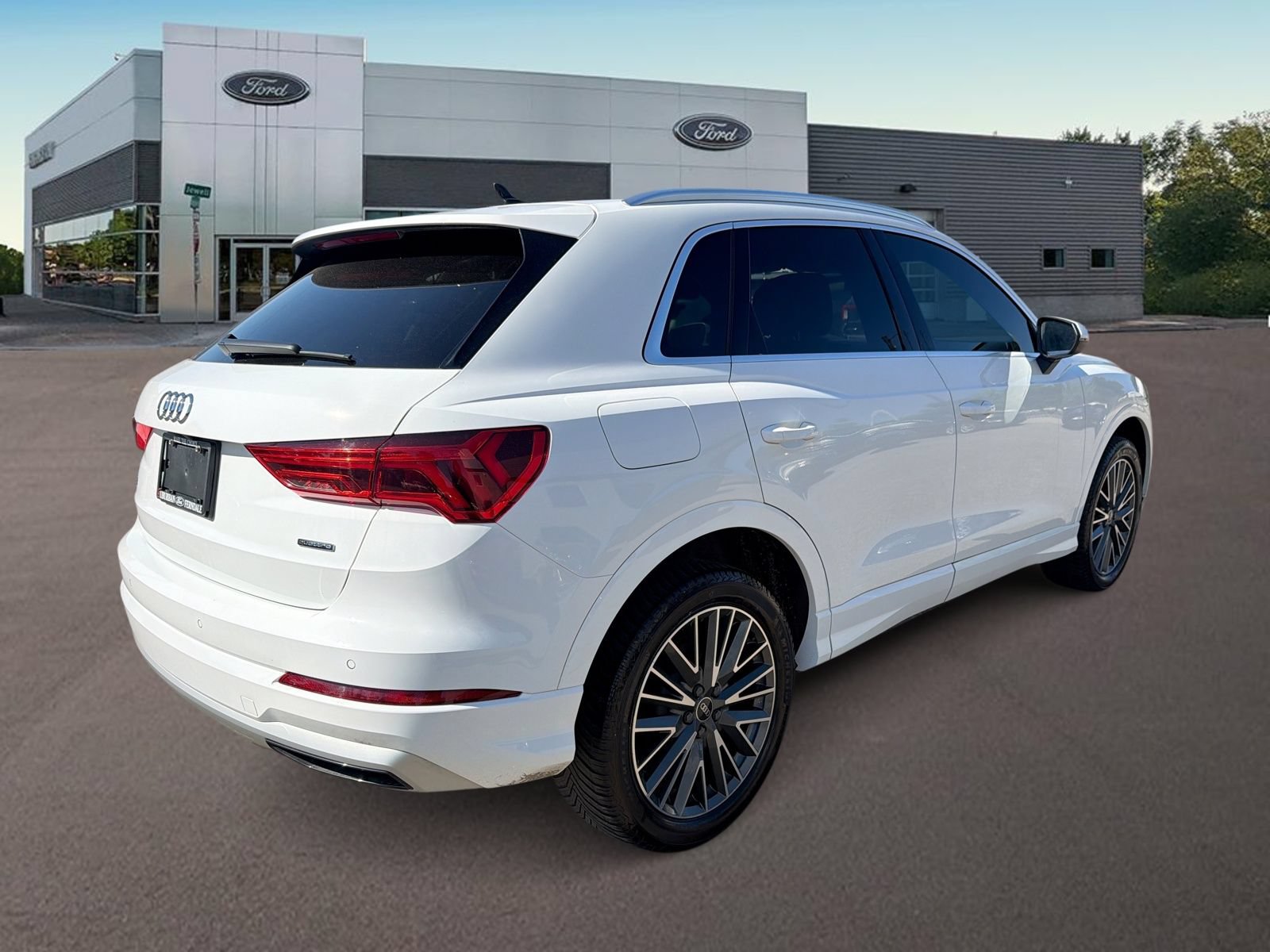 Used 2022 Audi Q3 2.0T Premium AWD/4WD image 10
