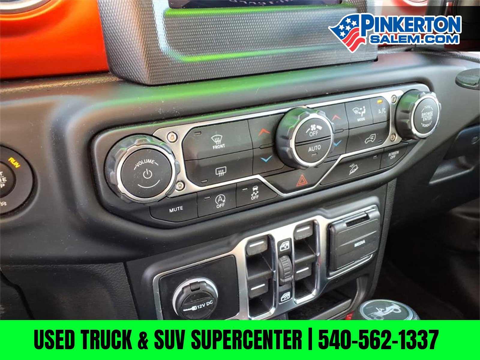 Used 2019 Jeep Wrangler Unlimited Rubicon w/ Dual Top Group image 24