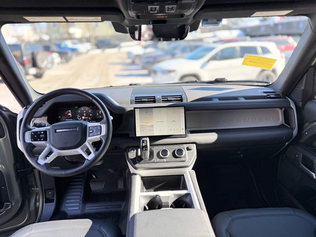 Used 2025 Land Rover Defender 110 S image 11