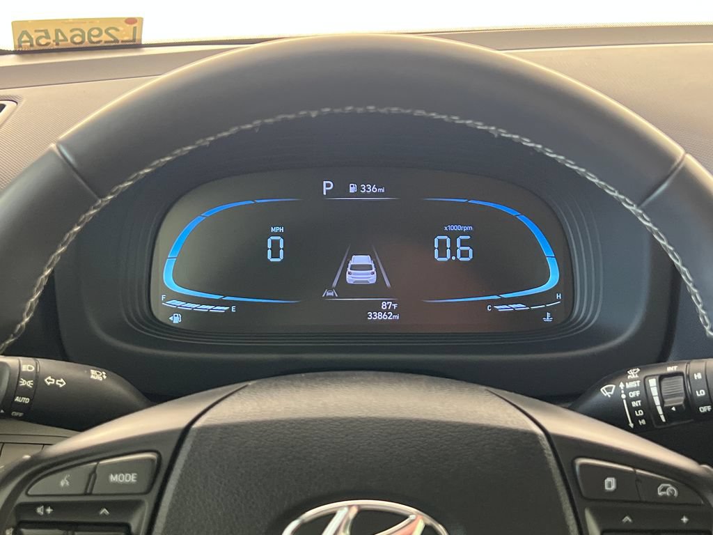Used 2023 Hyundai Venue SEL FWD image 17