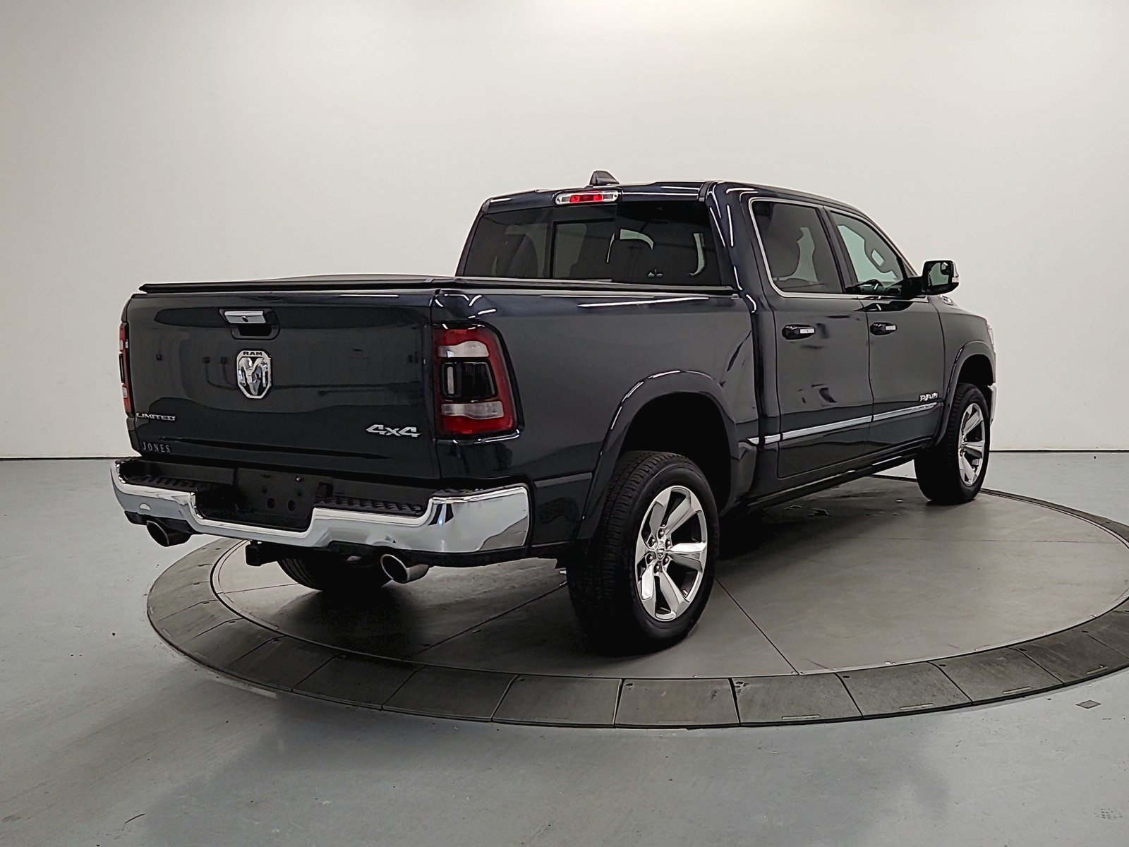 Used 2019 RAM 1500 Limited AWD/4WD image 9