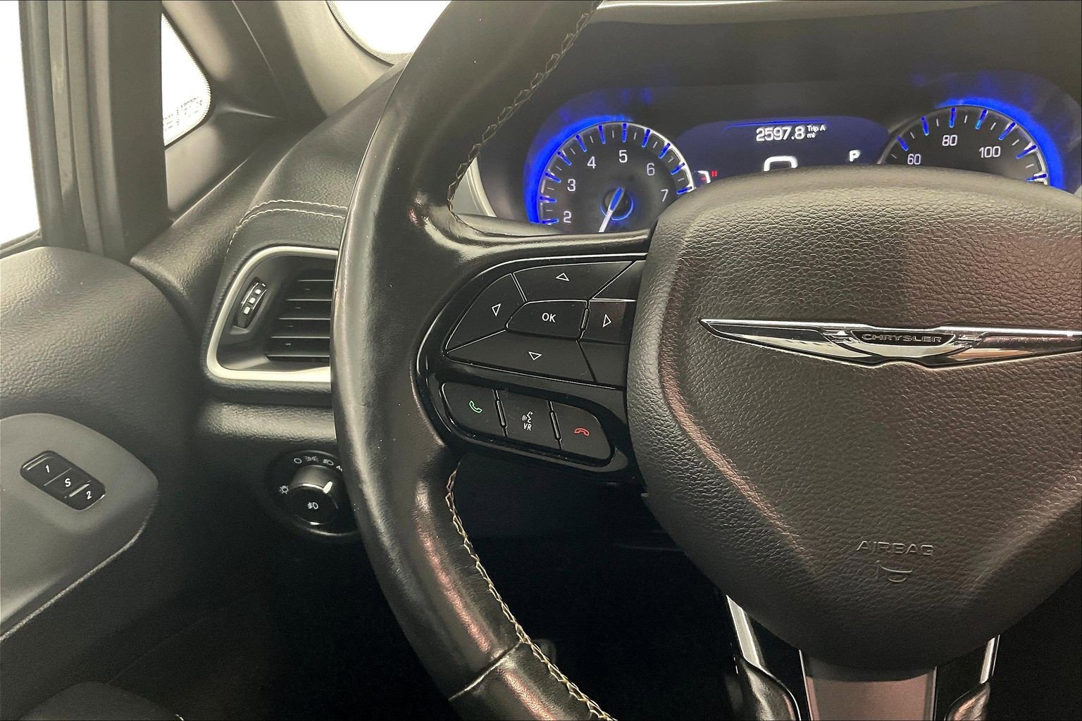 Used 2021 Chrysler Pacifica Touring-L w/ S Appearance Package FWD image 20