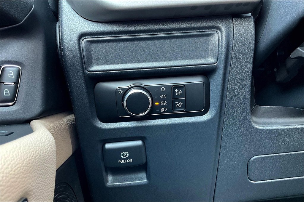 Used 2024 Ford Expedition XLT image 35