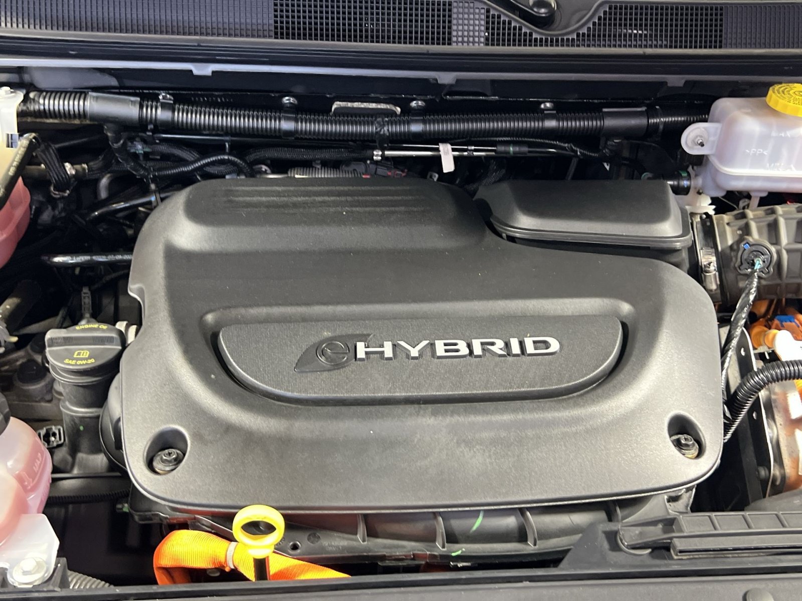 Used 2022 Chrysler Pacifica Limited w/ Uconnect Theater Family Group FWD image 31