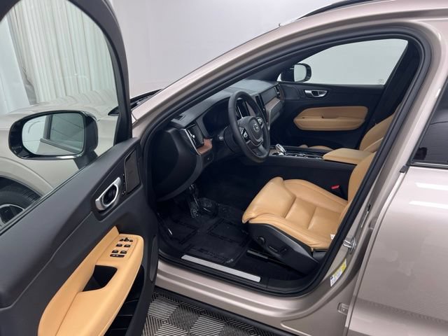 Used 2024 Volvo XC60 B5 Ultimate w/ Protection Package Premier AWD/4WD image 12