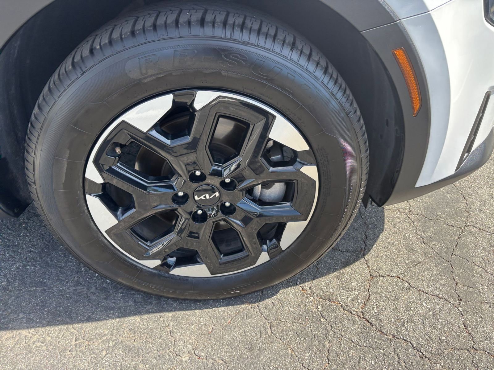 Used 2024 Kia Sorento S image 33