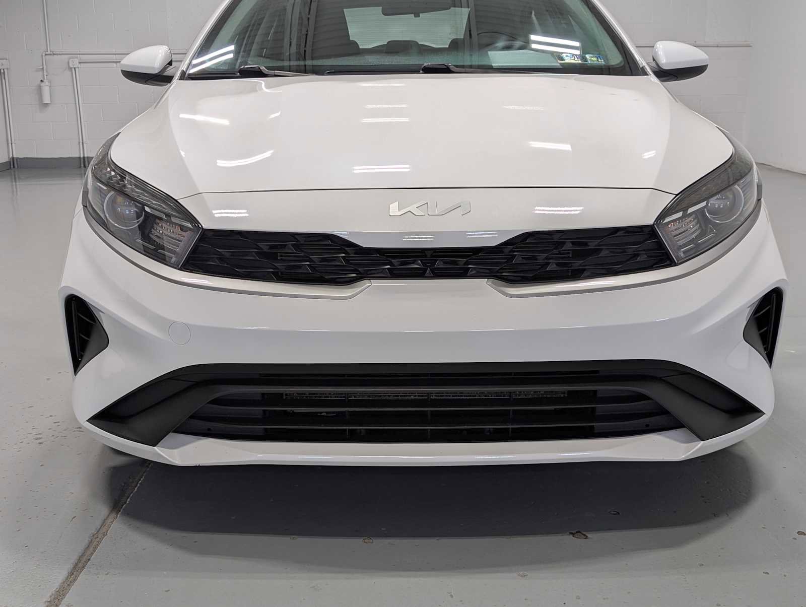 Certified 2023 Kia Forte LXS FWD image 2
