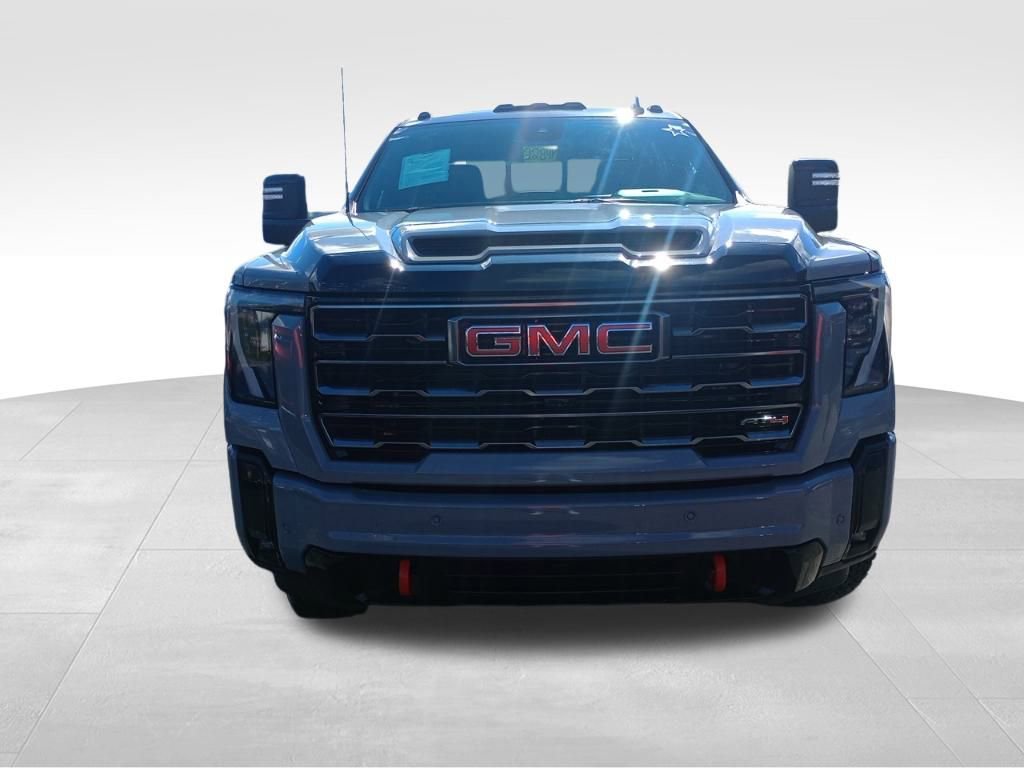 Used 2025 GMC Sierra 2500 AT4 image 2