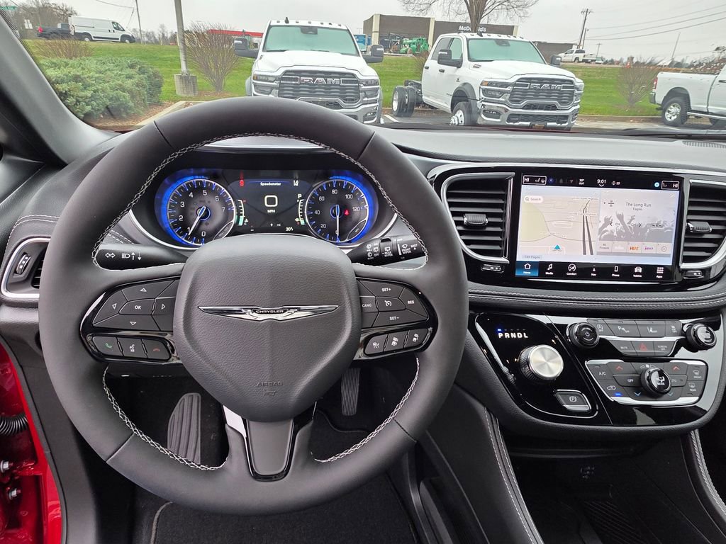 New 2026 Chrysler Pacifica Limited image 15