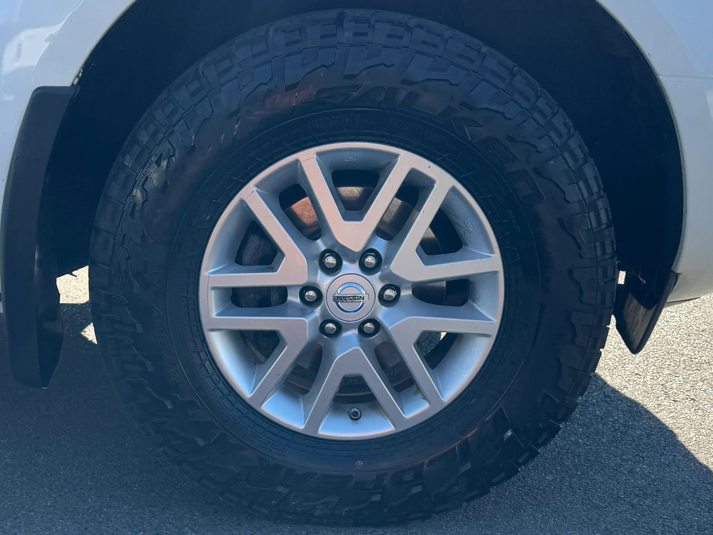 Used 2018 Nissan Frontier SV image 10