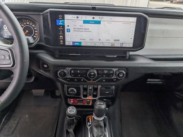 Used 2024 Jeep Wrangler Willys image 3