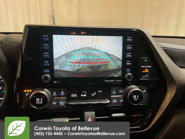 Used 2020 Toyota Highlander XLE image 19