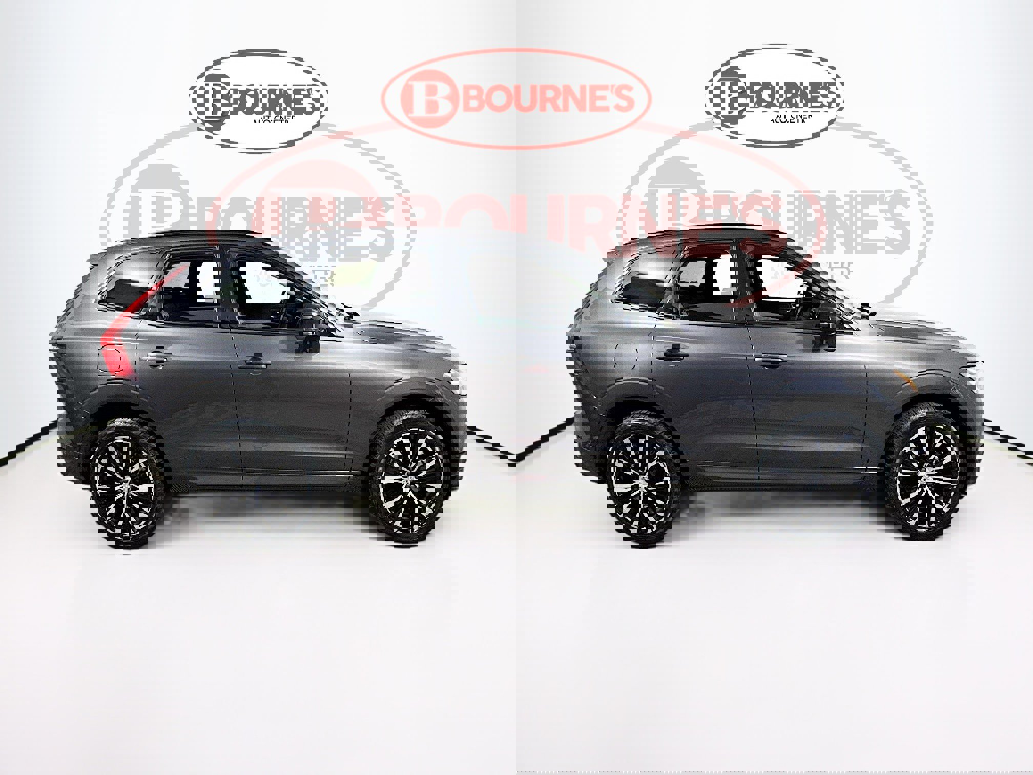 Used 2025 Volvo XC60 B5 Plus image 11