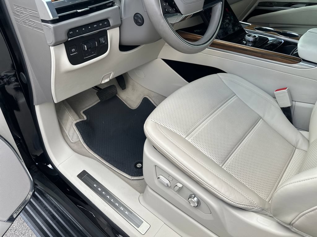 Used 2025 Cadillac Escalade Premium Luxury Platinum w/ LPO, Floor Liner Package AWD/4WD image 22