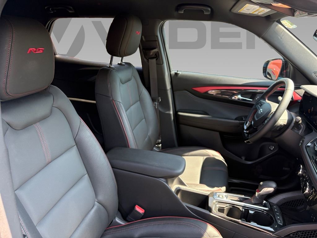 Used 2025 Chevrolet TrailBlazer RS w/ Convenience Package image 8