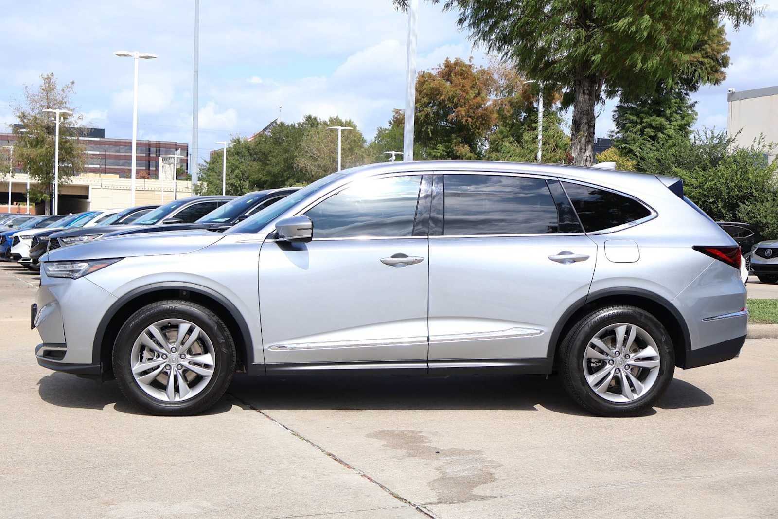 Certified 2025 Acura MDX FWD image 3