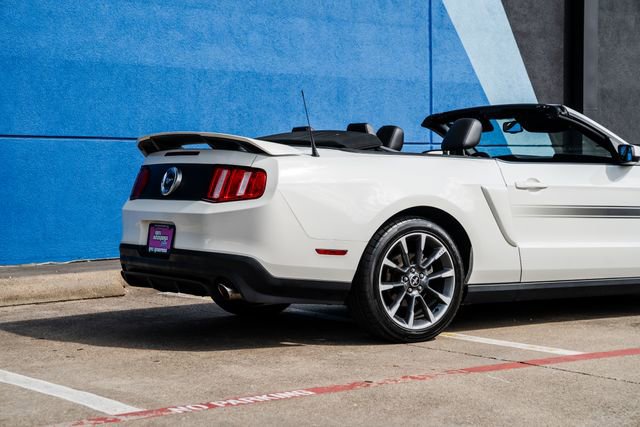 Used 2012 Ford Mustang GT Premium w/ Electronics Pkg RWD image 59