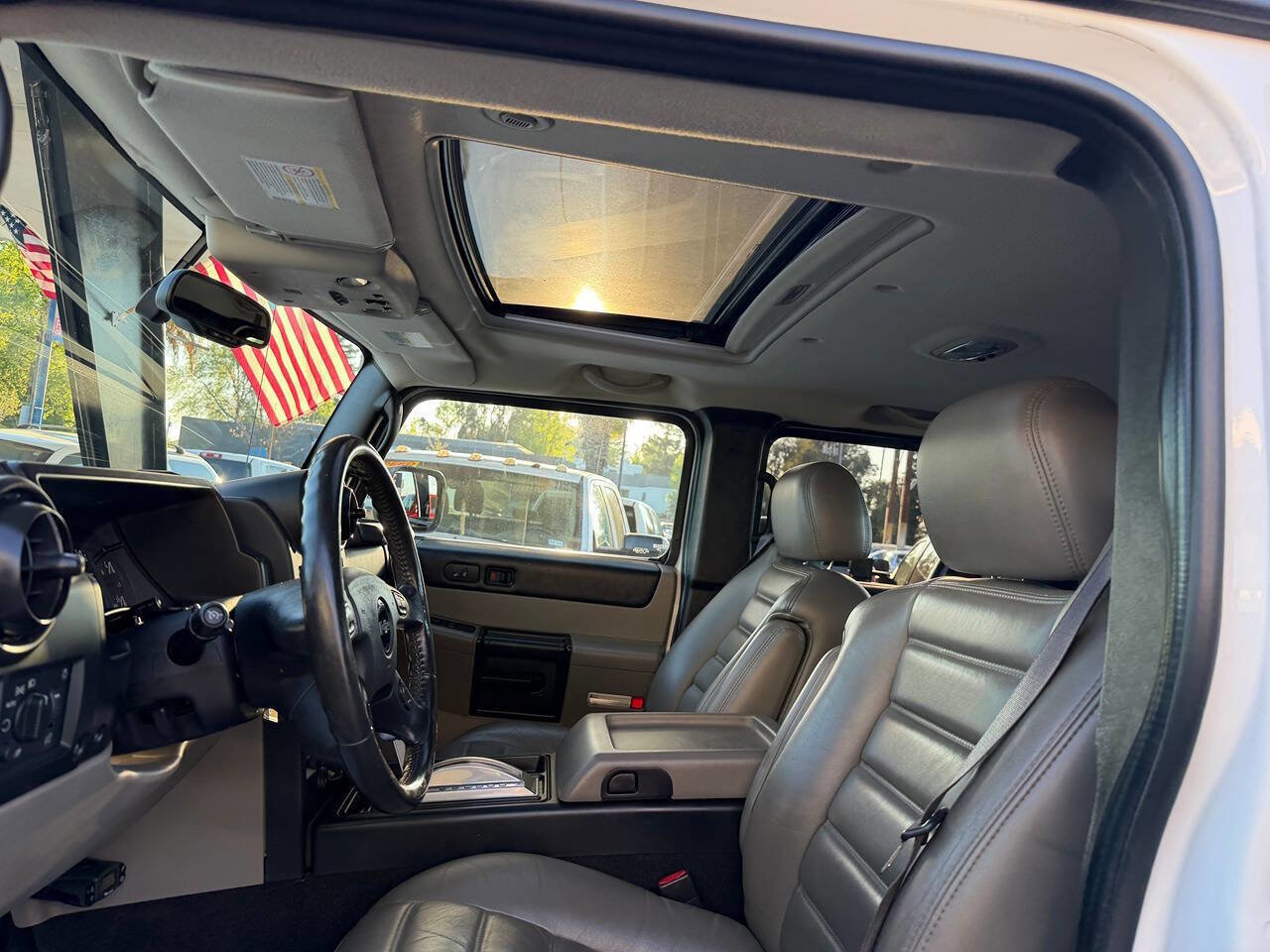 Used 2005 HUMMER H2 SUT w/ Preferred Equipment Group AWD/4WD image 14