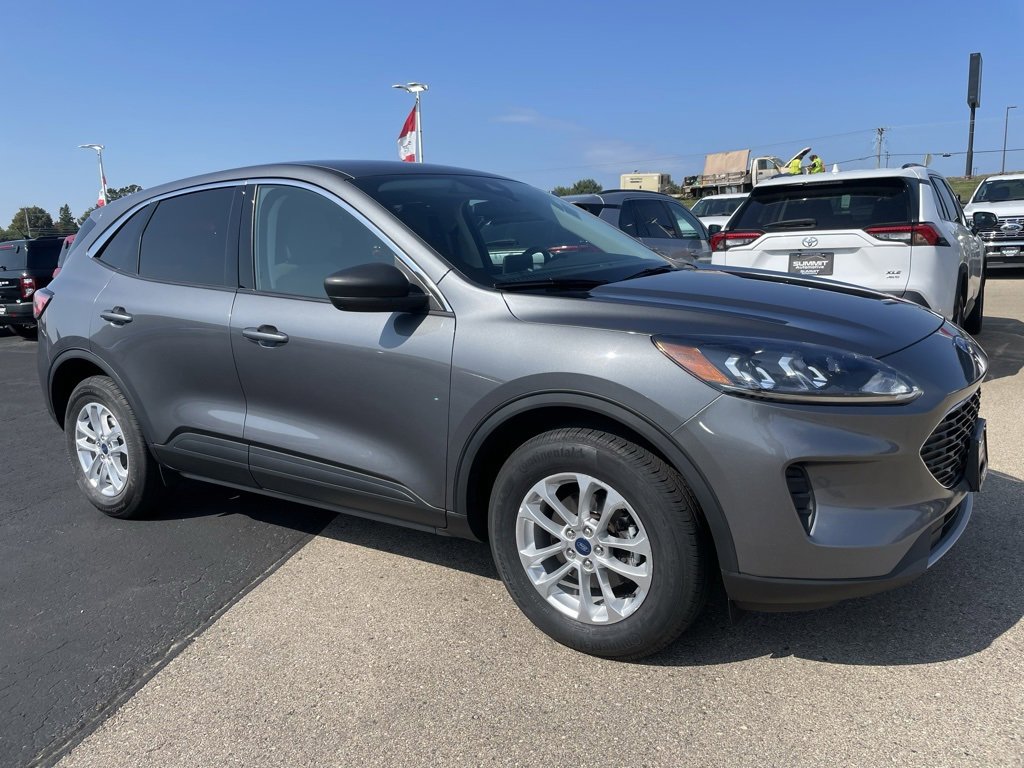 Used 2022 Ford Escape SE image 2