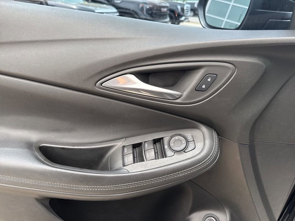 Used 2022 Buick Encore GX Select w/ Experience Buick Package FWD image 11