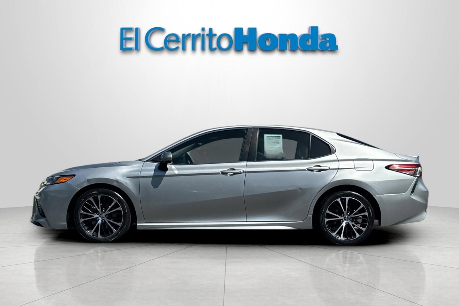 Used 2018 Toyota Camry SE FWD image 6