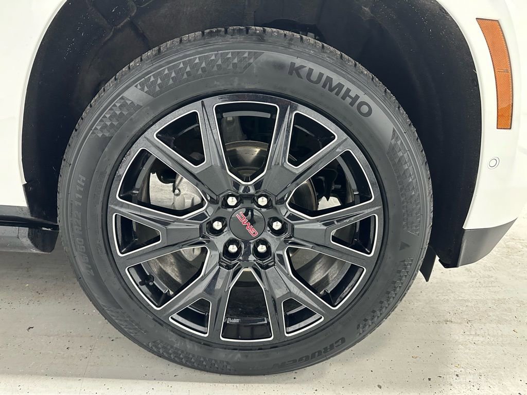 Used 2025 GMC Yukon Denali w/ Sun & Power Step Package image 60
