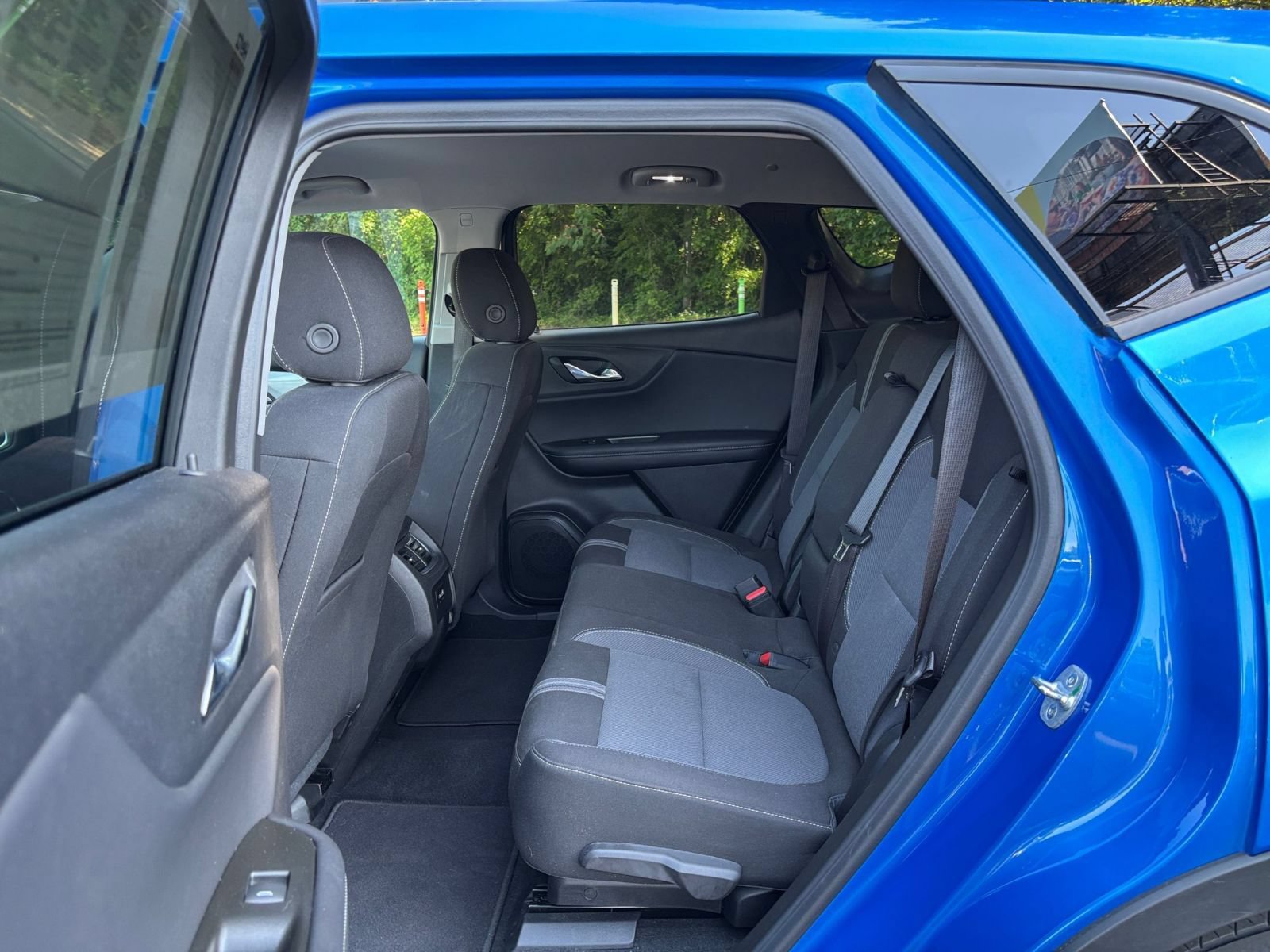 Used 2025 Chevrolet Blazer LT FWD image 22