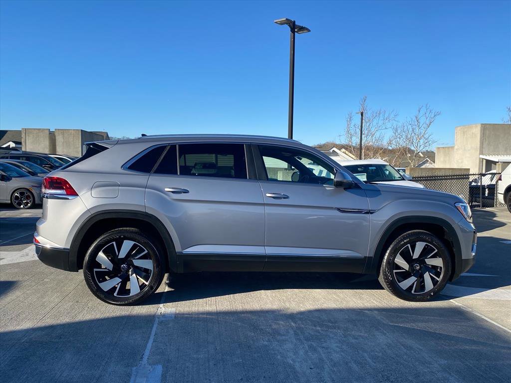 Certified 2025 Volkswagen Atlas Cross Sport SEL image 2