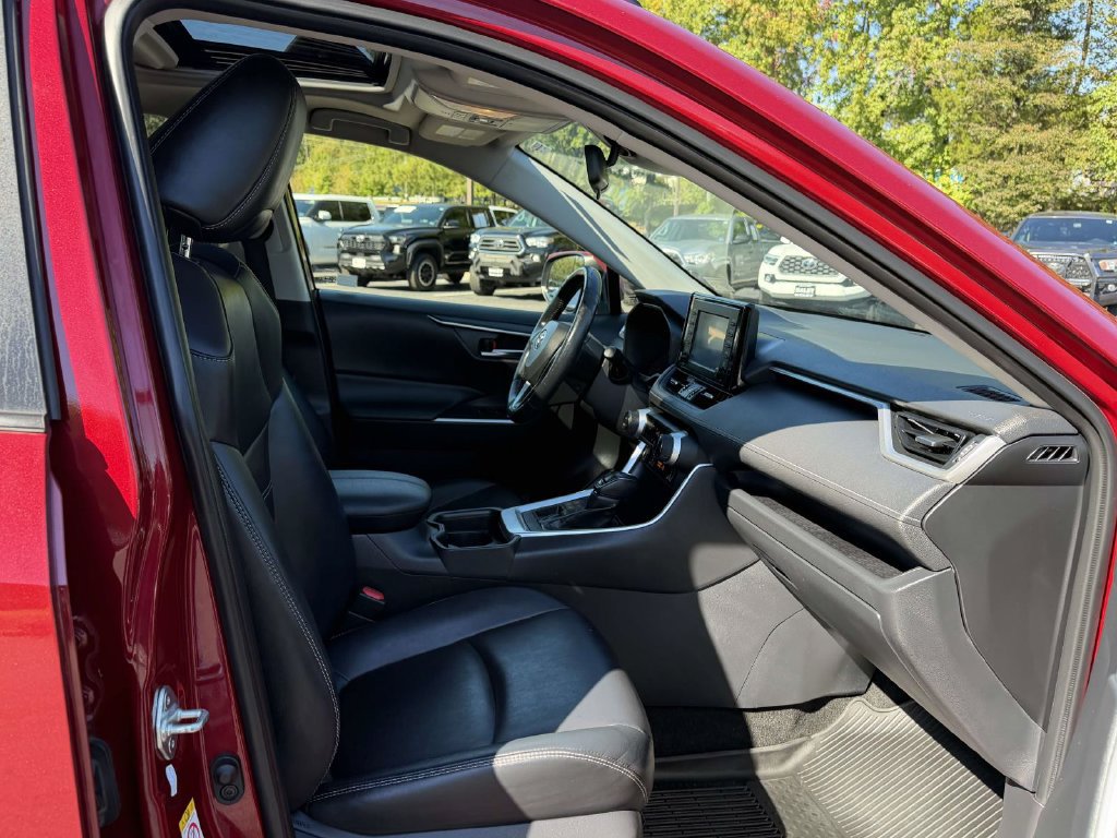 Used 2019 Toyota RAV4 XLE Premium w/ Cold Weather Package AWD/4WD image 12