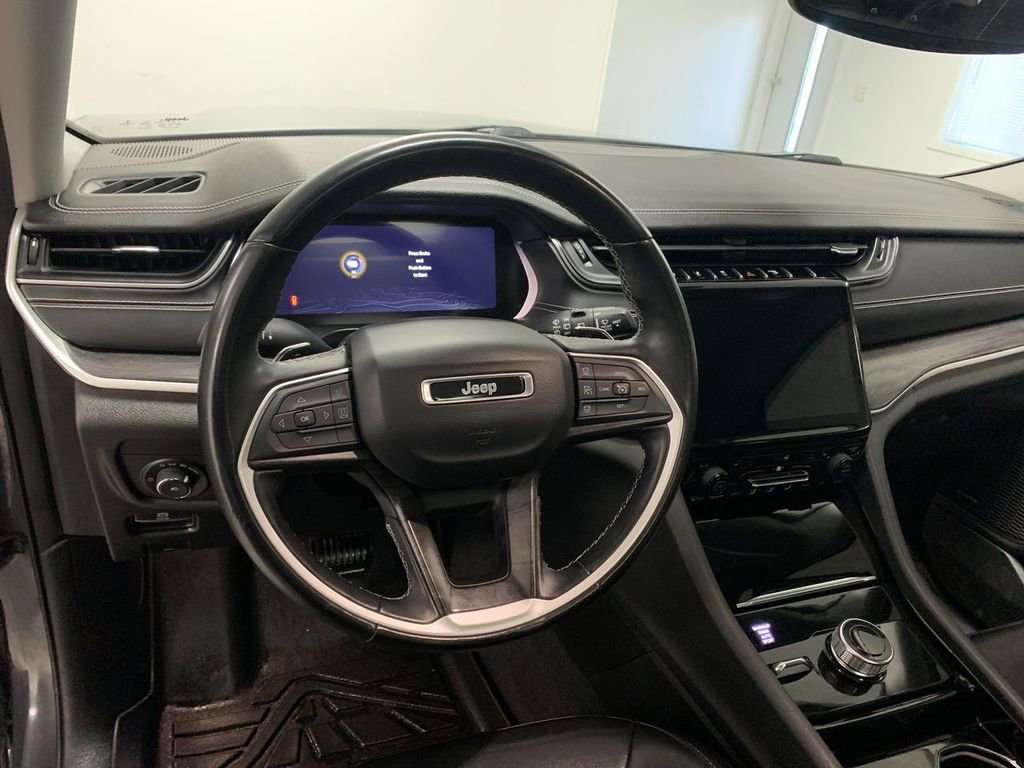 Used 2021 Jeep Grand Cherokee L Limited AWD/4WD image 16