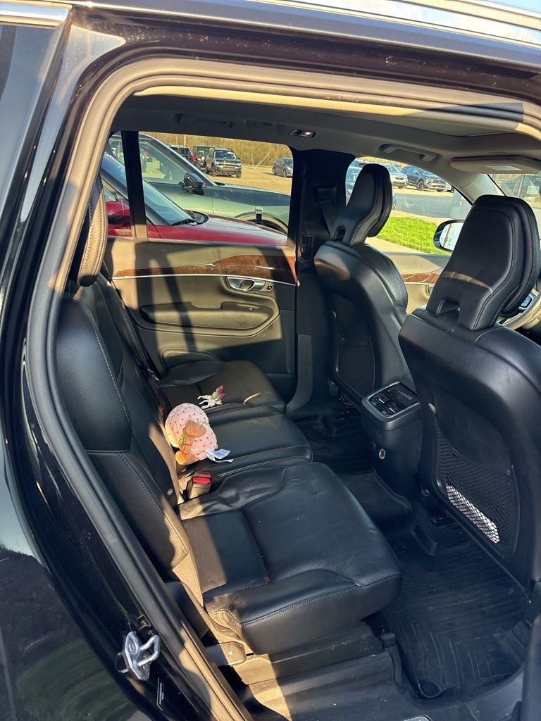 Used 2019 Volvo XC90 T6 Momentum image 7