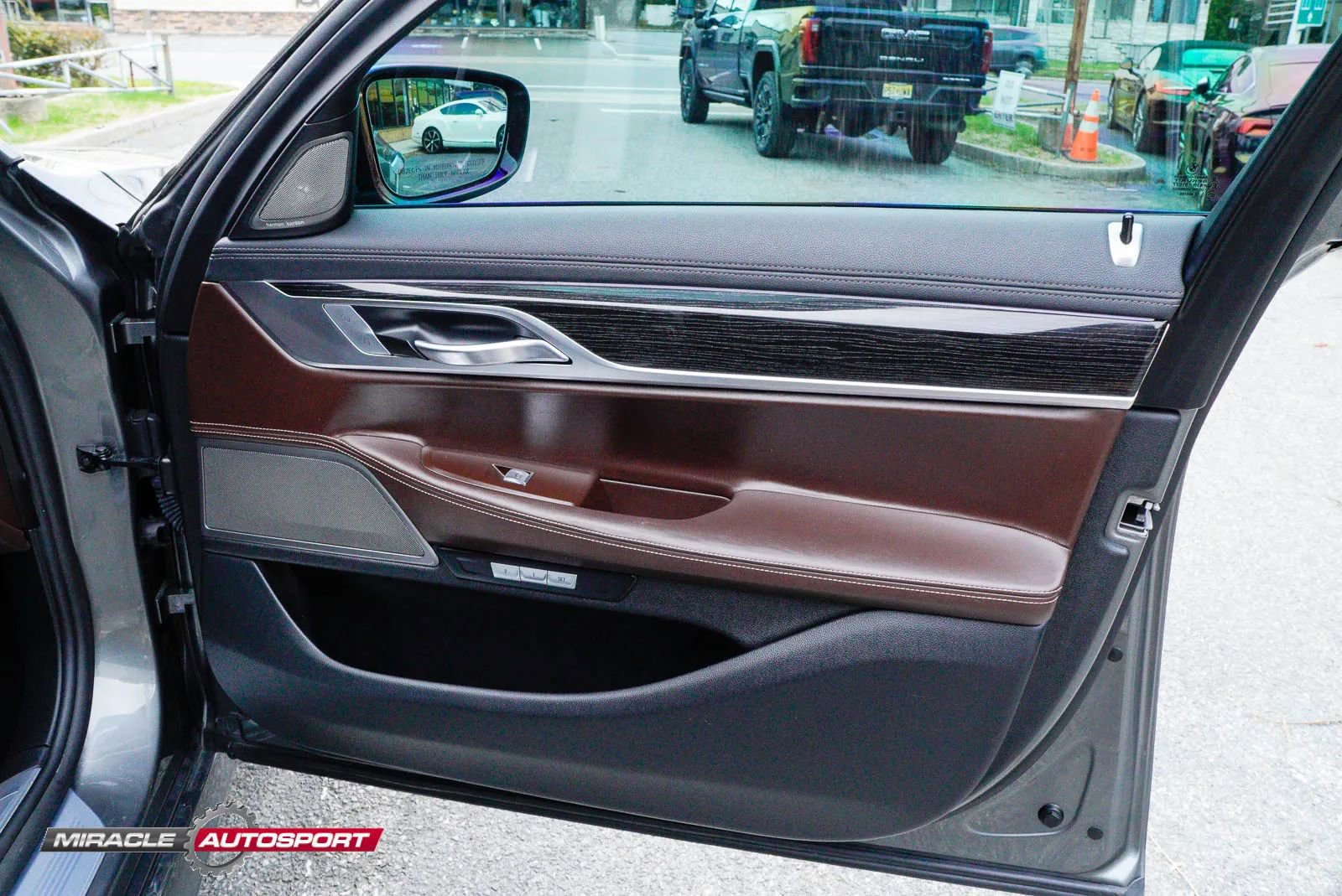 Used 2016 BMW 750i RWD image 29