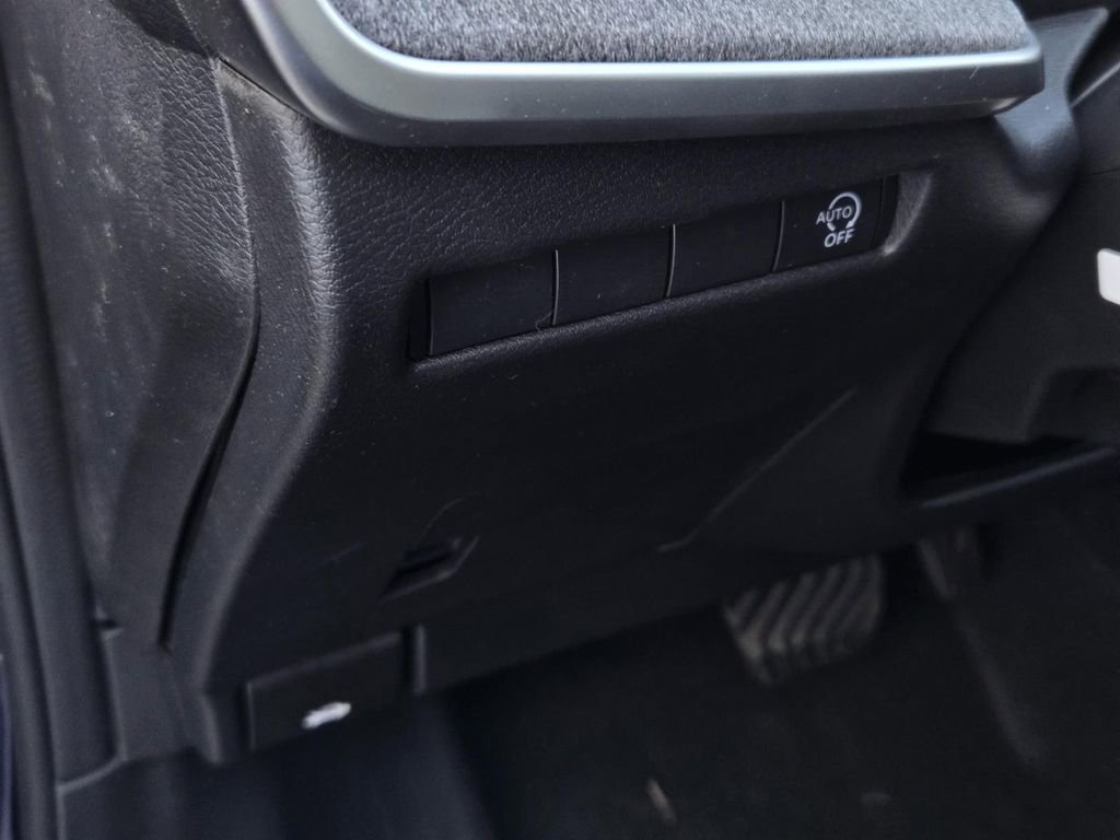 New 2026 Nissan Kicks SV FWD image 17